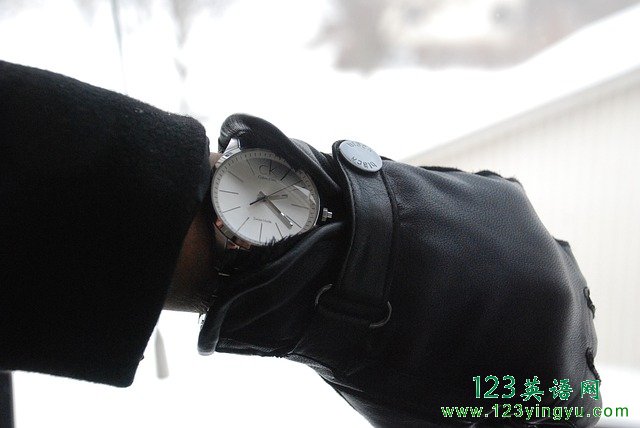 Looking-at-watch.jpg